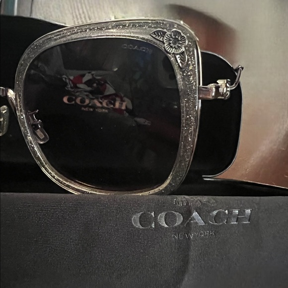 Coach sunglasses NWT - Picture 2 of 7